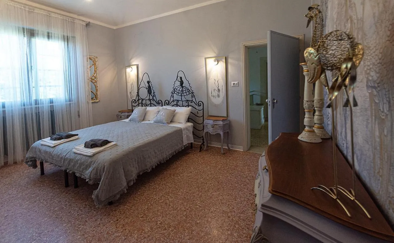 فندق مبيت وإفطار Pomposa Art B&B Gli Aironi إيطاليا